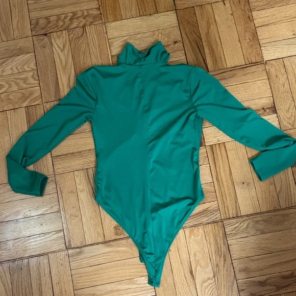 Zara Green Long Sleeve Bodysuit - Picture 4 of 5
